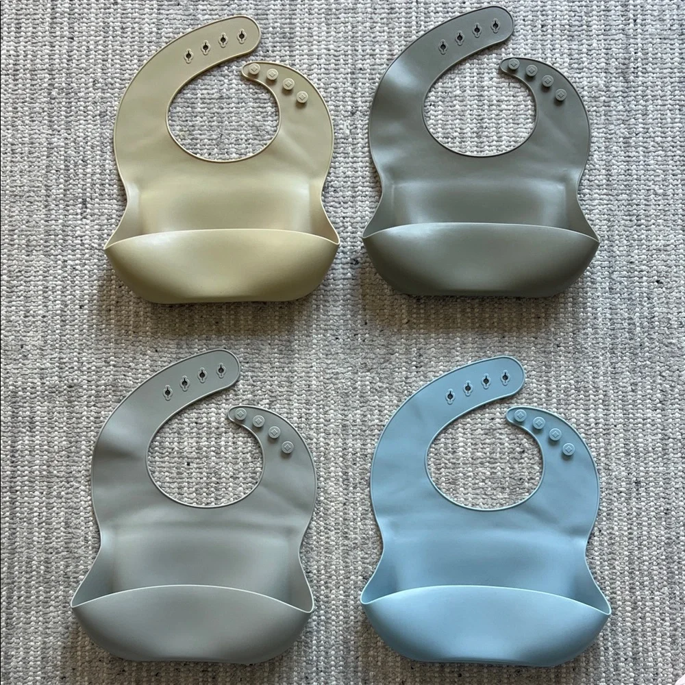 Adjustable Silicone Bibs (Set of 4)